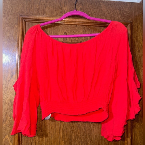 Fun off the shoulder top - Picture 4 of 4